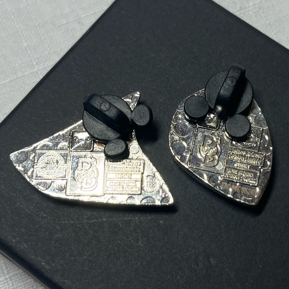 Disney pins, Blue, Character Earrings. Good for collecting or trading at Disney - Picture 3 of 4